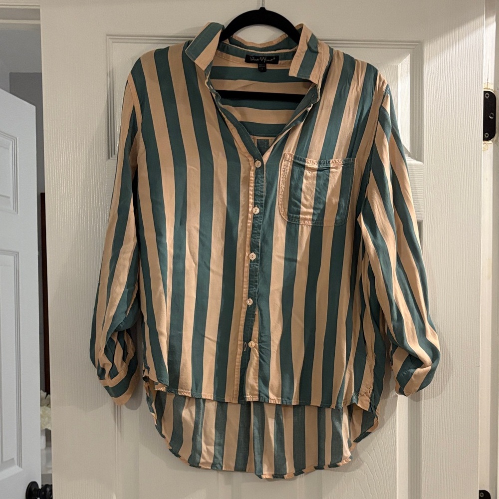 GREEN & BEIGE BUTTON-DOWN SHIRT